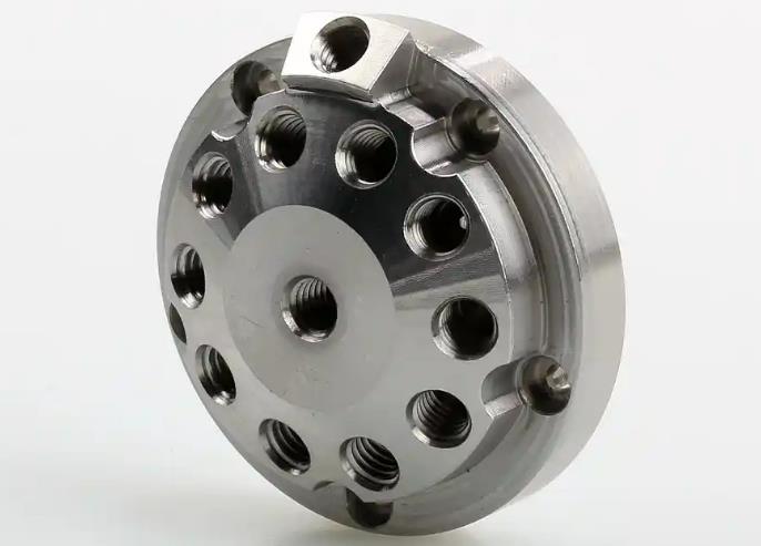 不锈钢加工是一个涉及多种工艺和技术的复杂过程